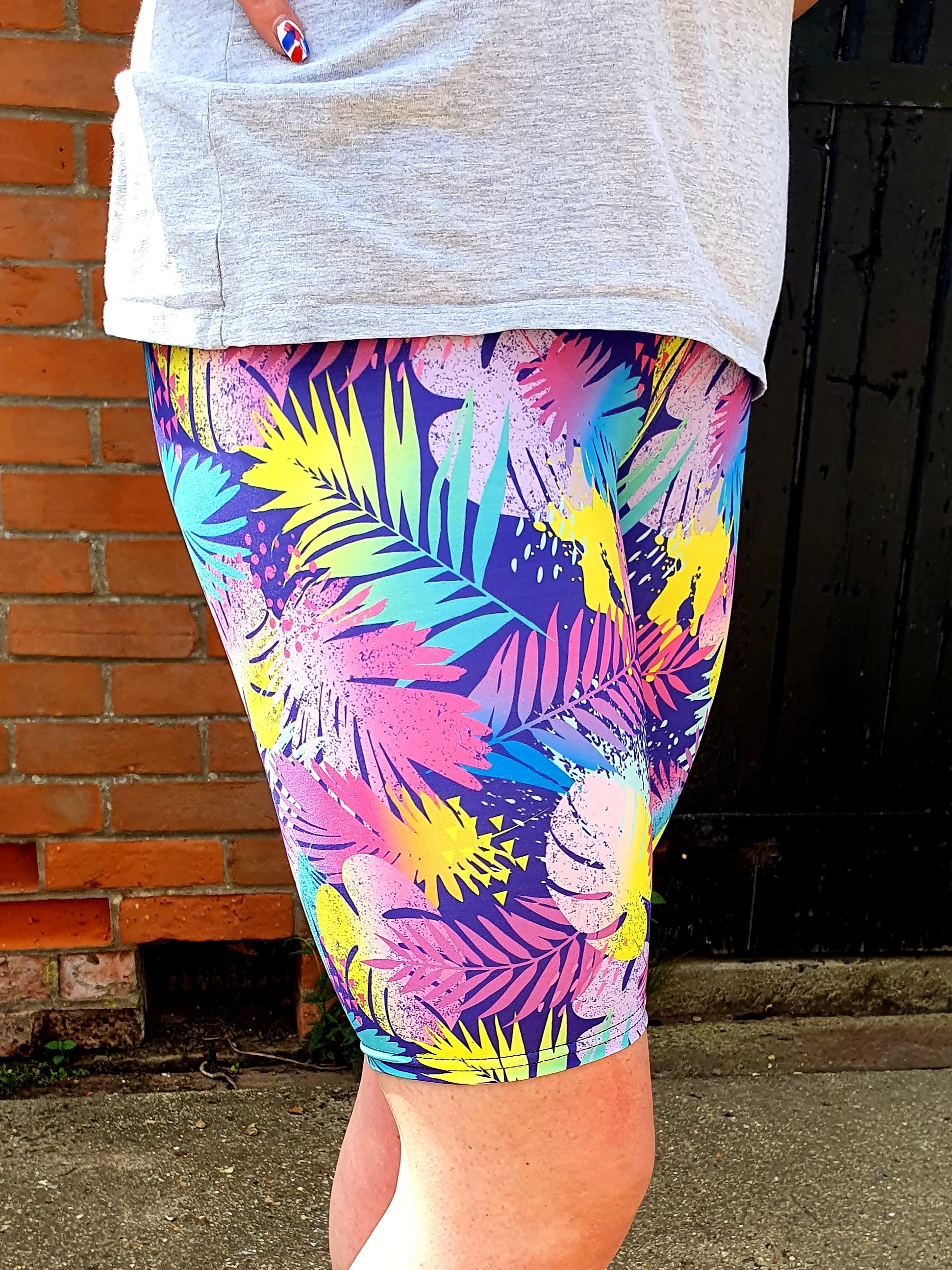 24/7 Biker Shorts - Hawaiian Tropics - Image 3