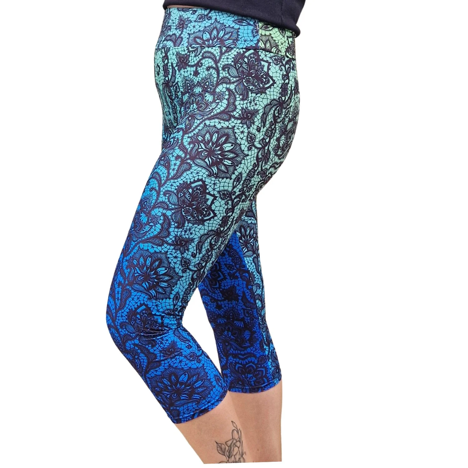 24/7 Capri Leggings β Lacey Blues