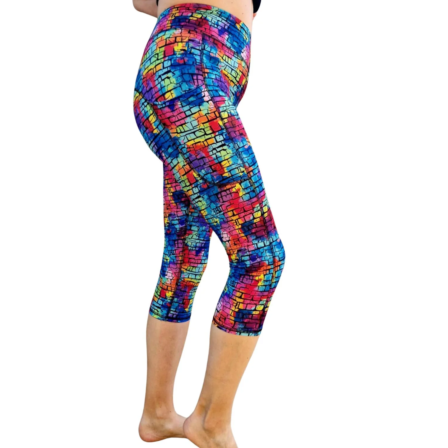 SCULPT Yoga Capri Leggings - Rainbow Wall
