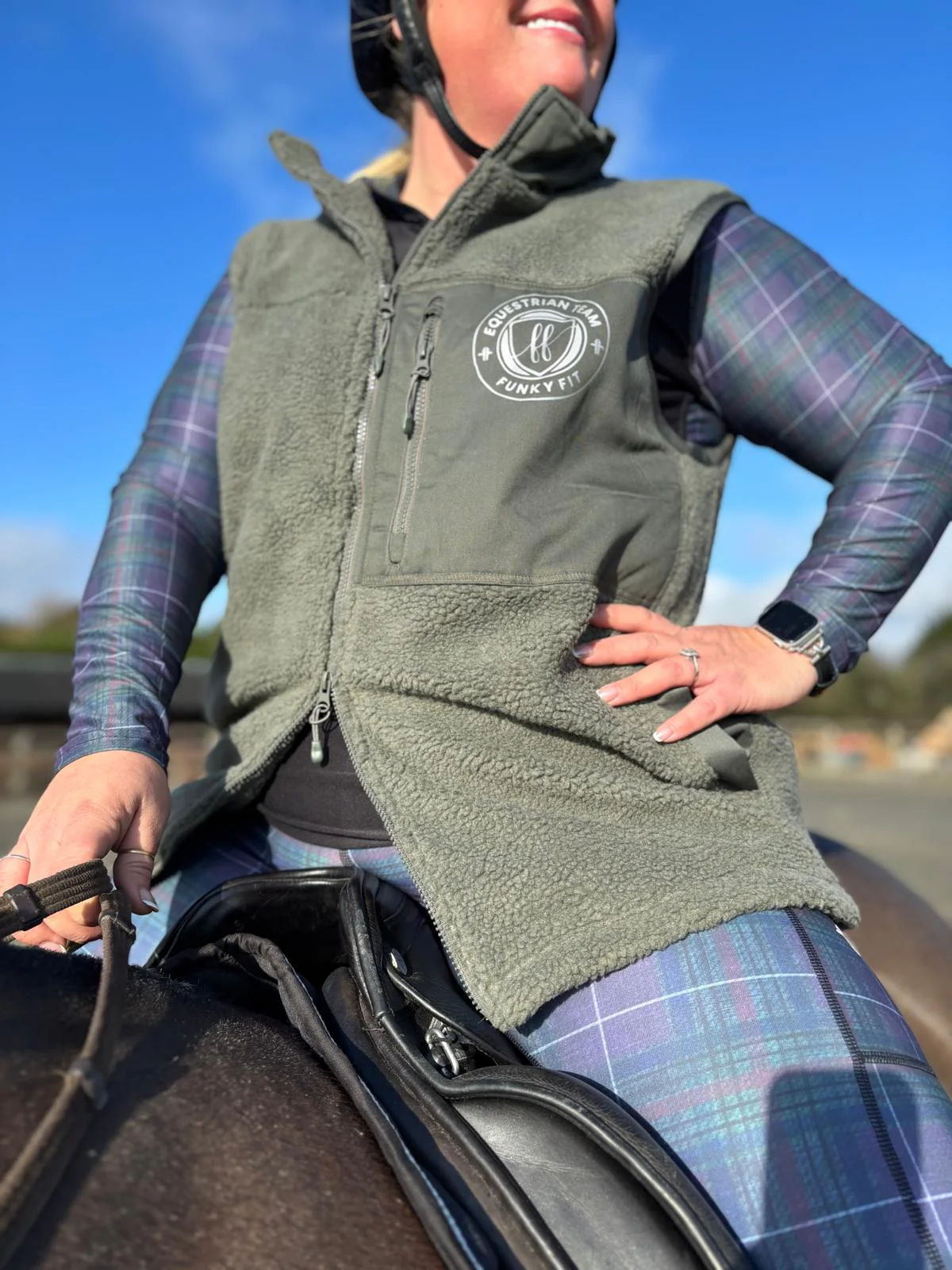 Heritage Fleece Gilet - Dark Olive - Image 6