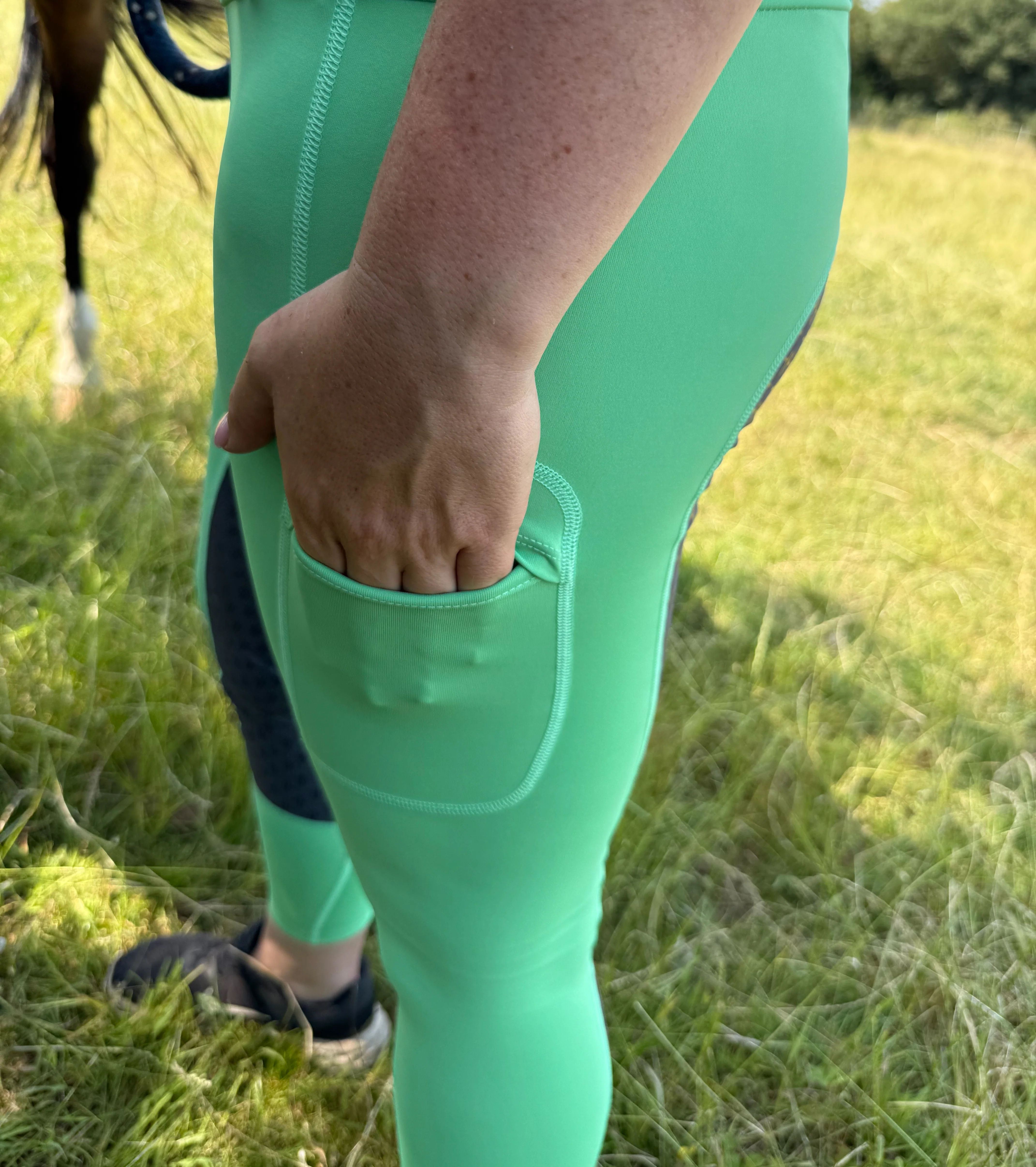 Team Performance Pull On Breech - Melon Sorbet & Grey - Image 3