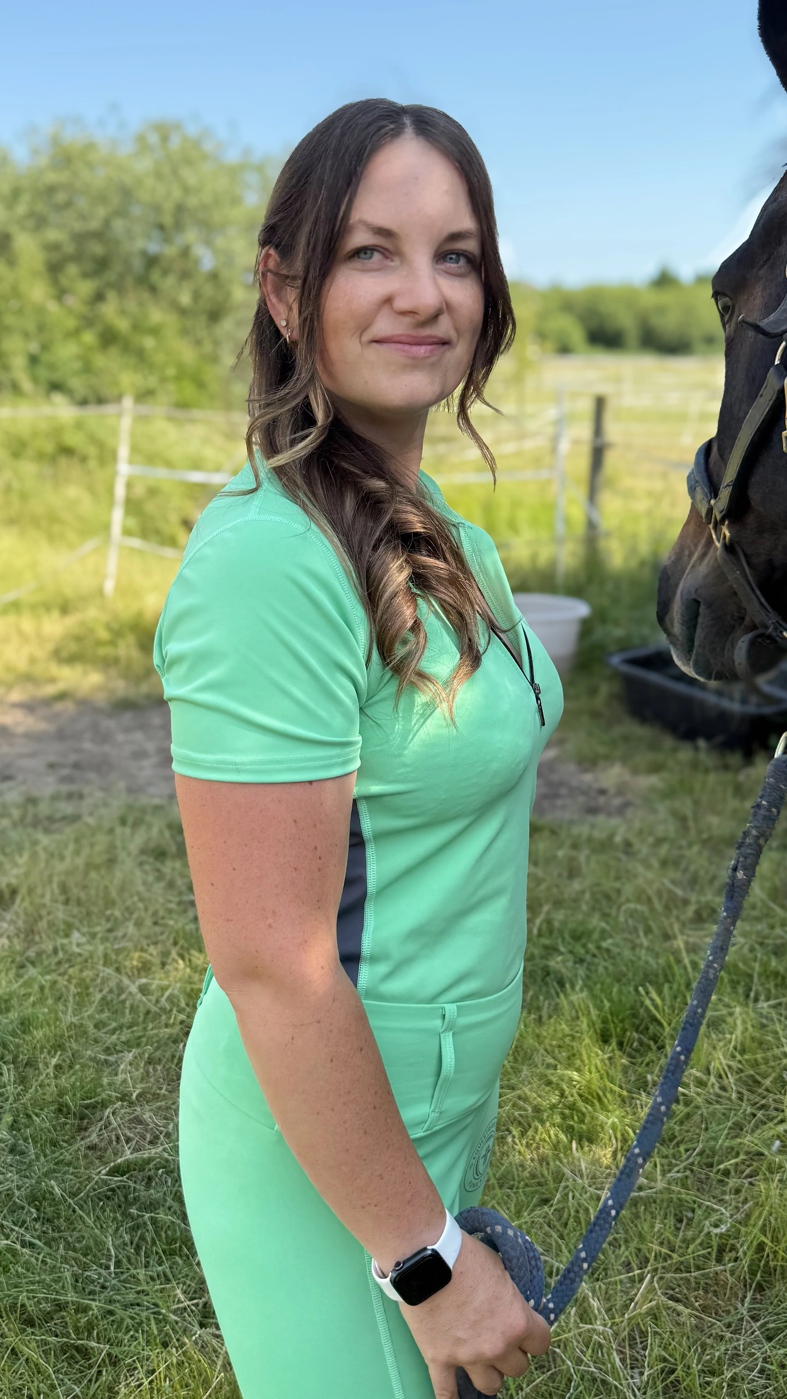 Team Performance Pull On Breech - Melon Sorbet & Grey - Image 4